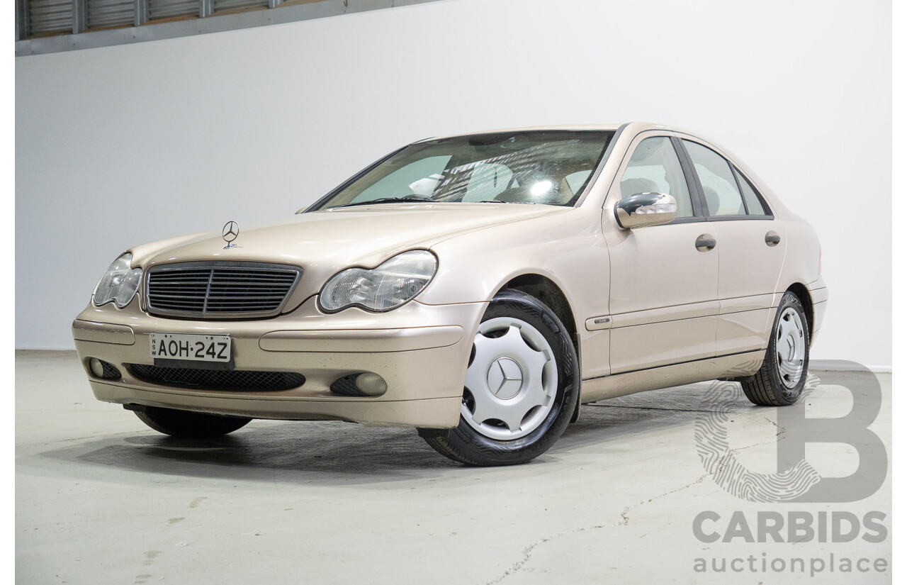 10/2002 Mercedes-Benz C240 Classic W203 4d Sedan Gold 2.6L