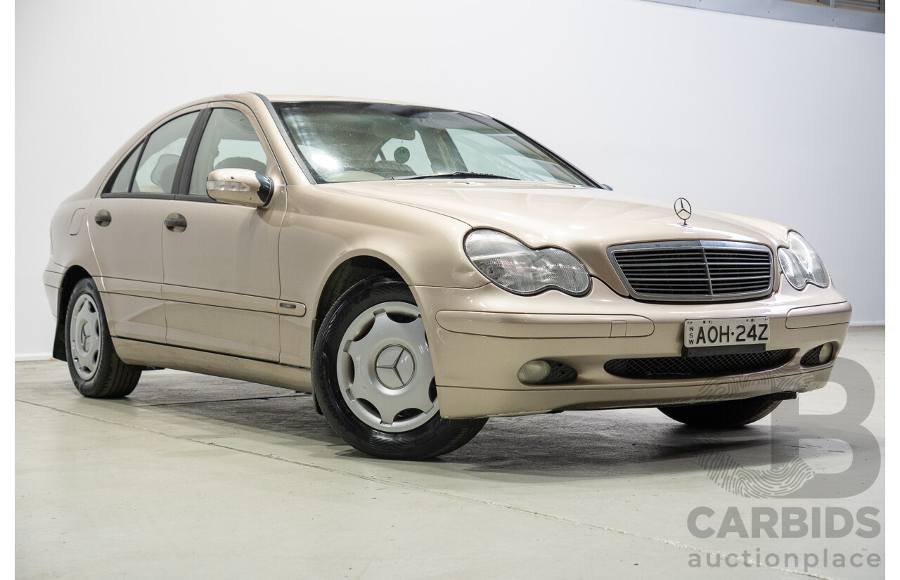 10/2002 Mercedes-Benz C240 Classic W203 4d Sedan Gold 2.6L