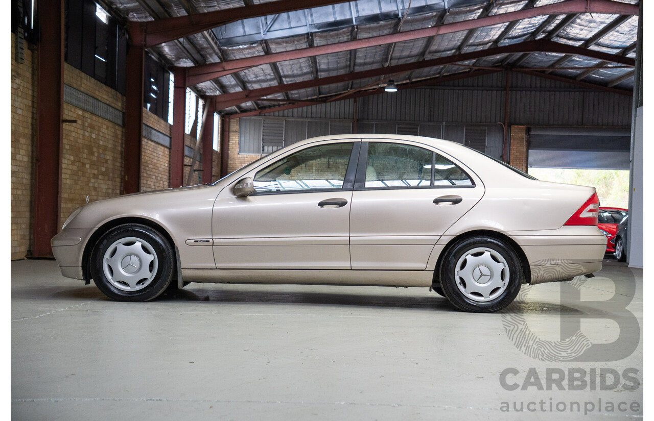 10/2002 Mercedes-Benz C240 Classic W203 4d Sedan Gold 2.6L