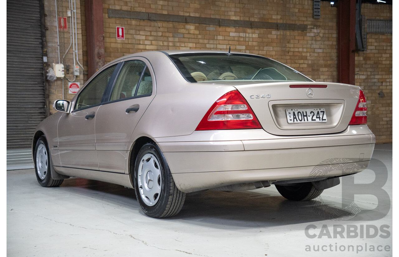 10/2002 Mercedes-Benz C240 Classic W203 4d Sedan Gold 2.6L