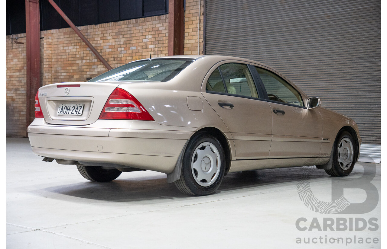 10/2002 Mercedes-Benz C240 Classic W203 4d Sedan Gold 2.6L