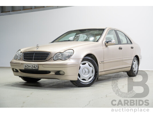 10/2002 Mercedes-Benz C240 Classic W203 4d Sedan Gold 2.6L