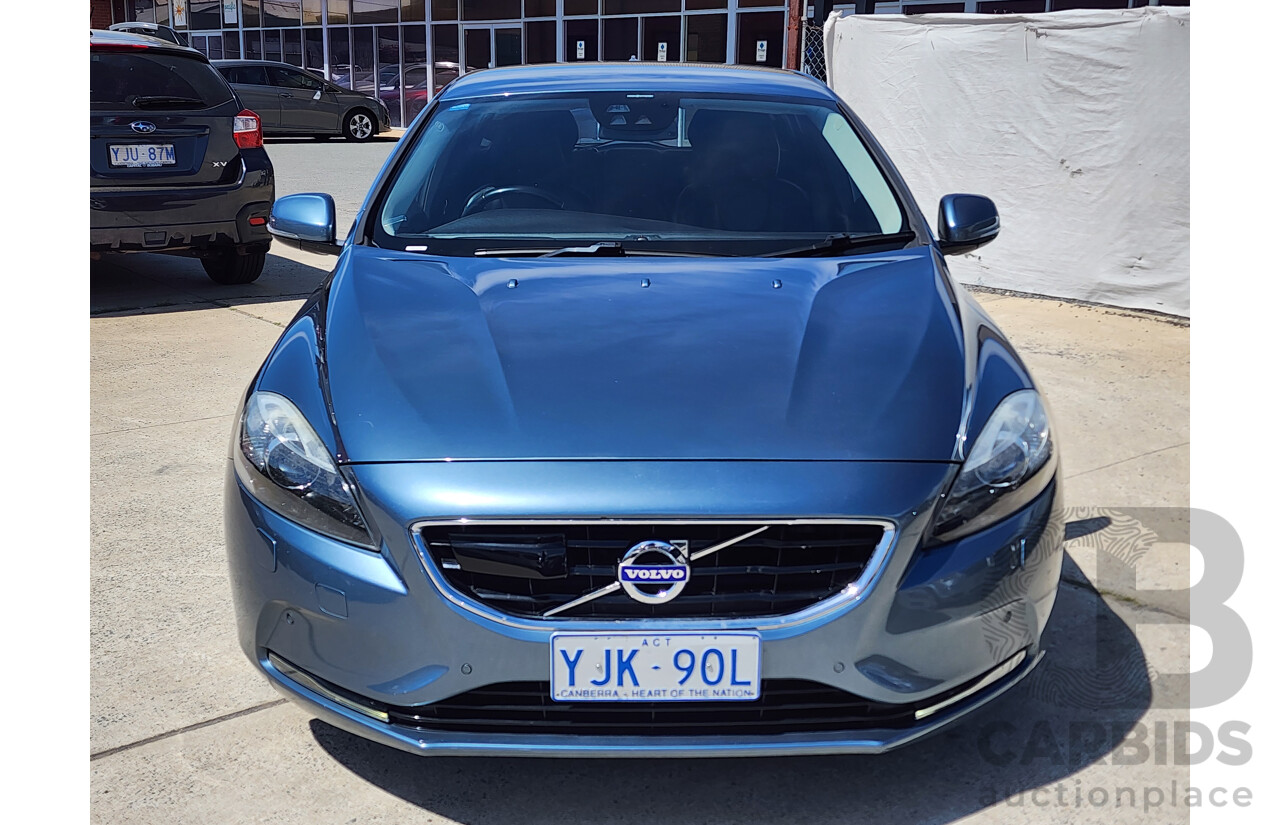 05/2013 Volvo V40 T4 Luxury M 5d Hatchback Blue 2.0L