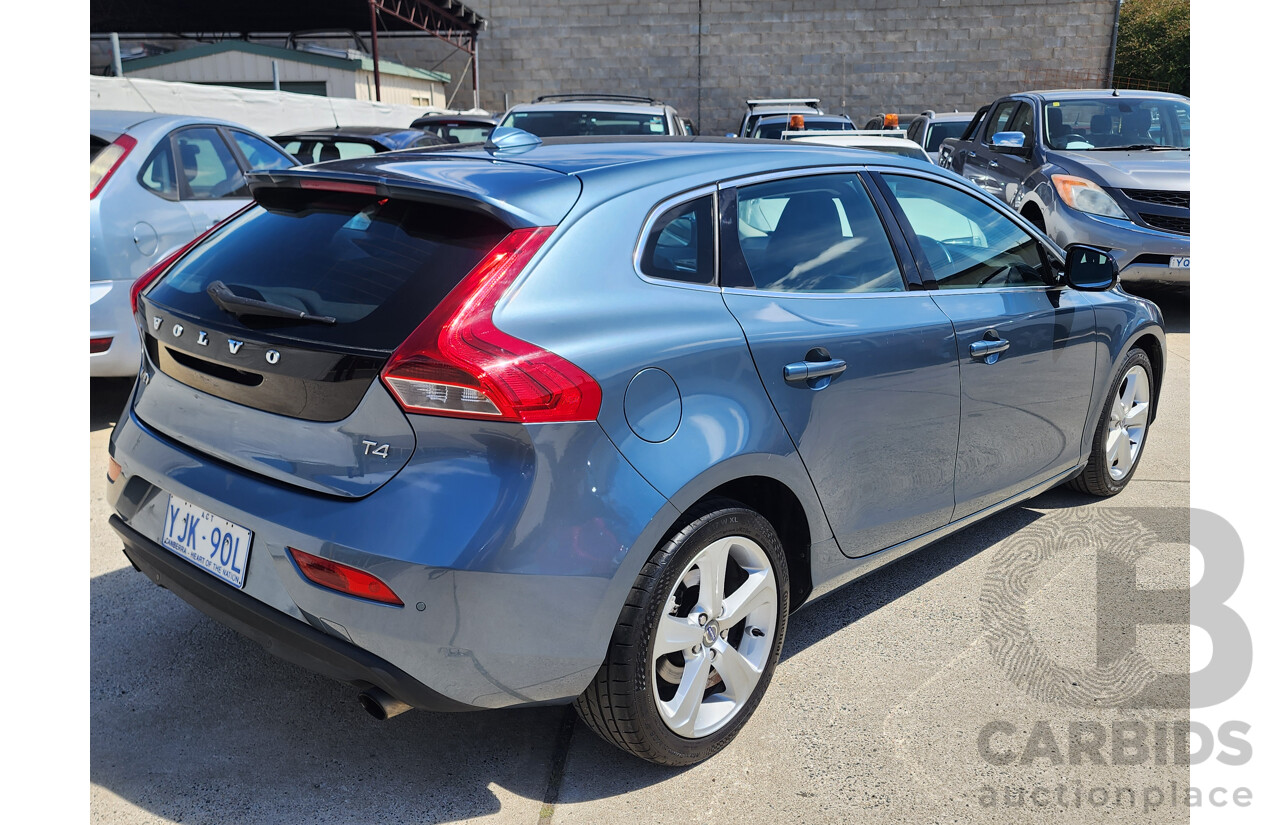 05/2013 Volvo V40 T4 Luxury M 5d Hatchback Blue 2.0L