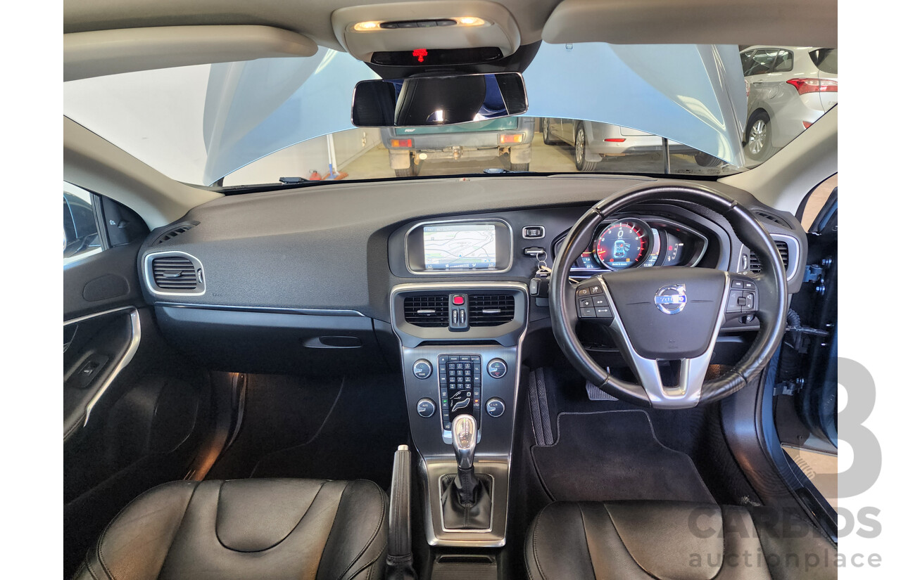 05/2013 Volvo V40 T4 Luxury M 5d Hatchback Blue 2.0L