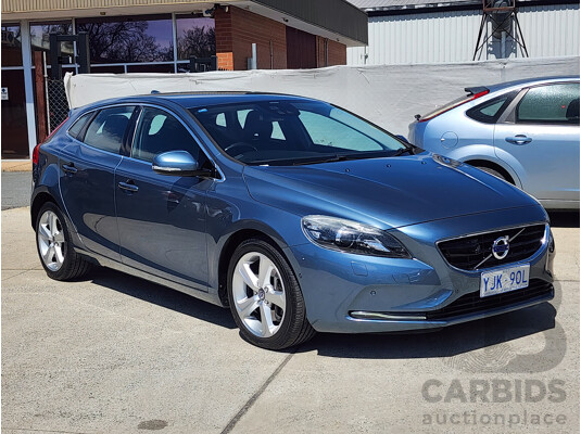 05/2013 Volvo V40 T4 Luxury M 5d Hatchback Blue 2.0L