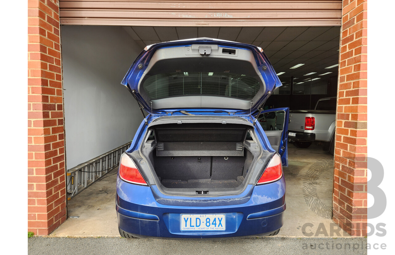 04/2007 Holden Astra CD AH MY07 5d Hatchback Blue 1.8L