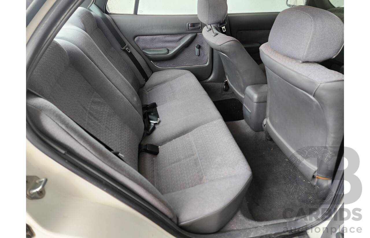03/1994 Toyota Camry Executive SDV10 4d Sedan White 2.2L