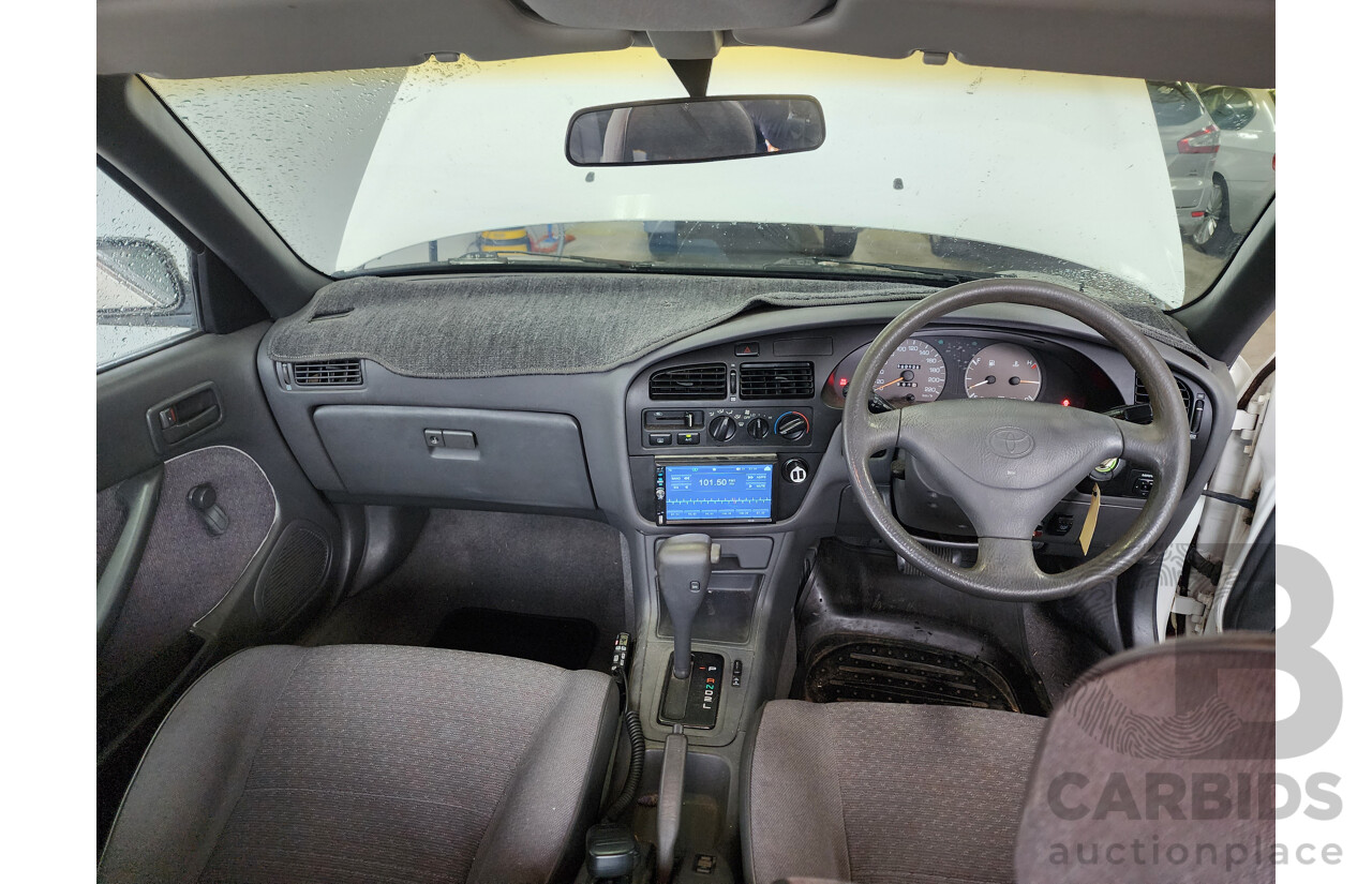 03/1994 Toyota Camry Executive SDV10 4d Sedan White 2.2L