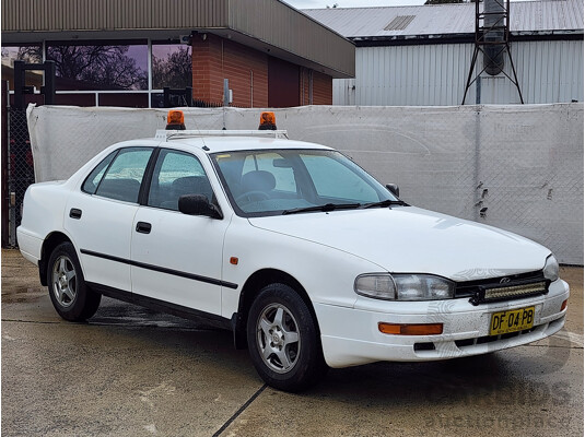 03/1994 Toyota Camry Executive SDV10 4d Sedan White 2.2L