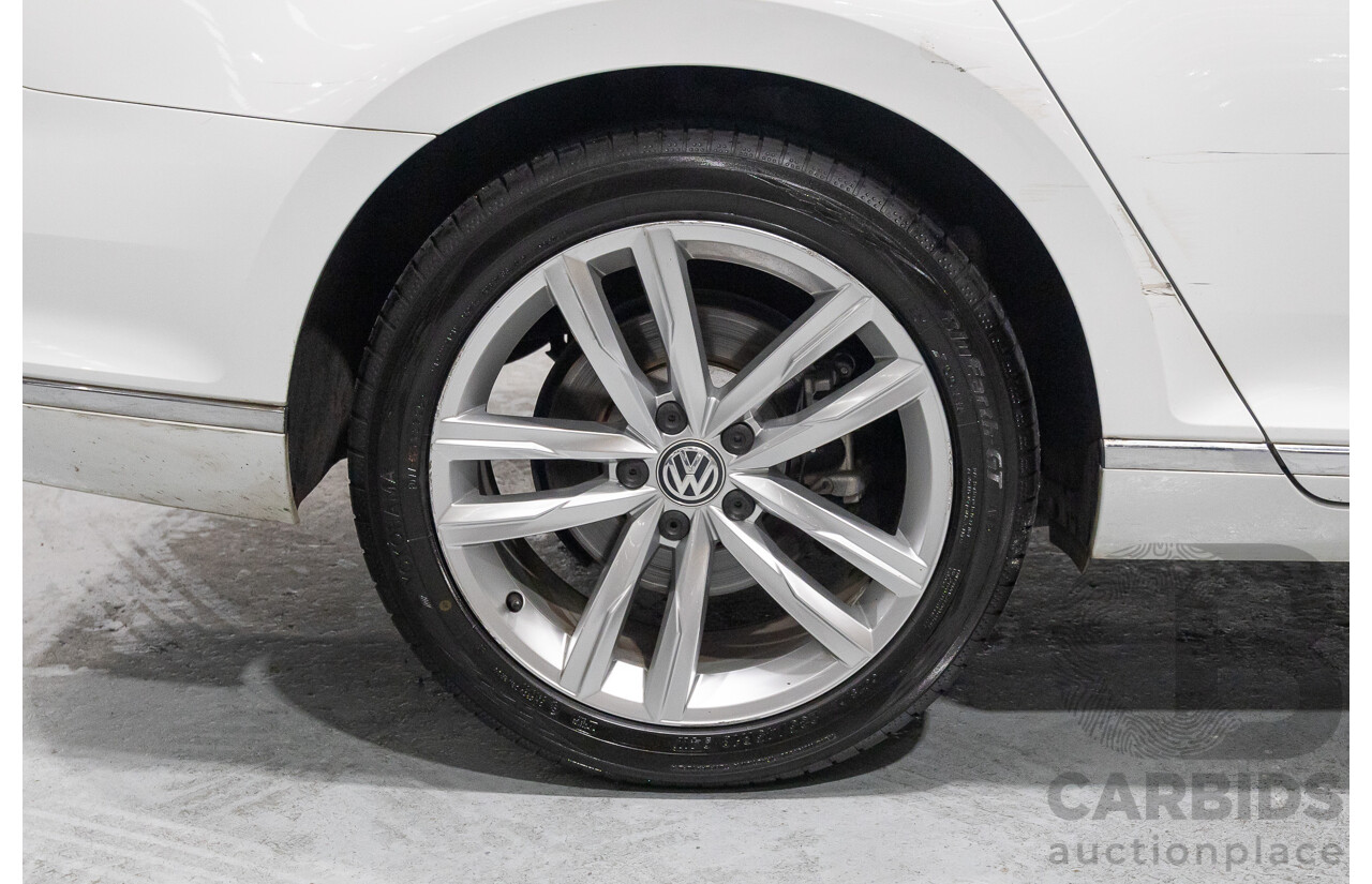 01/2016 Volkswagen Passat 140 TDI Highline 3C MY16 4D Wagon Pure White Turbo Diesel 2.0L