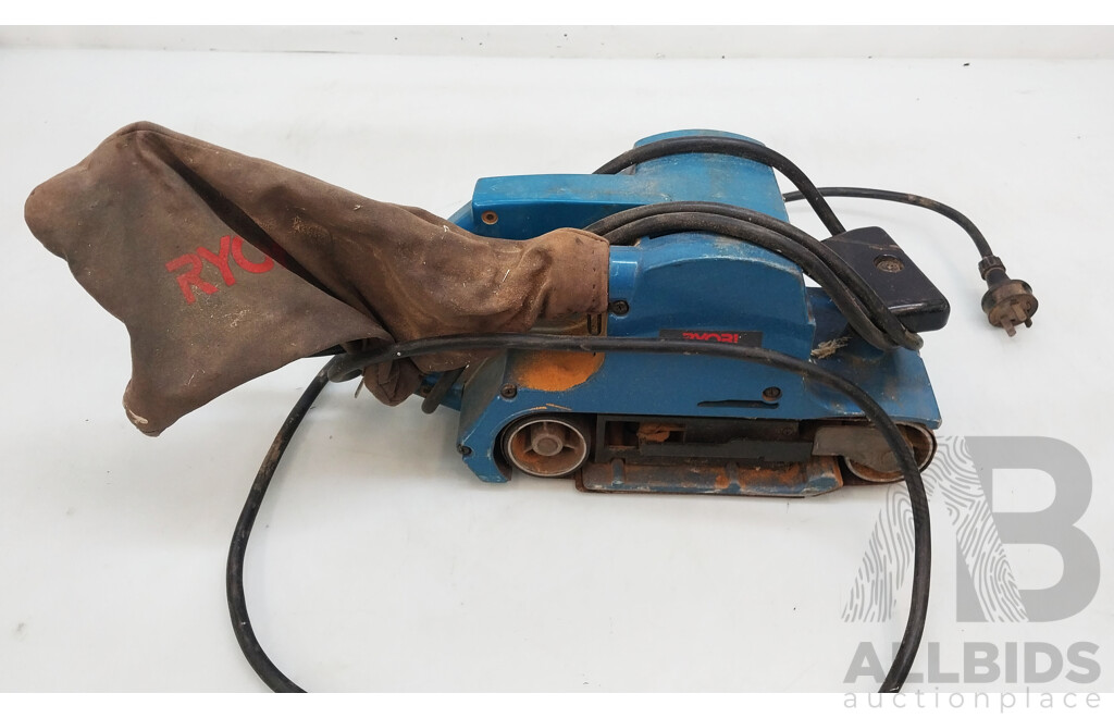 Ozito BSV-9000 75mm Belt Sander