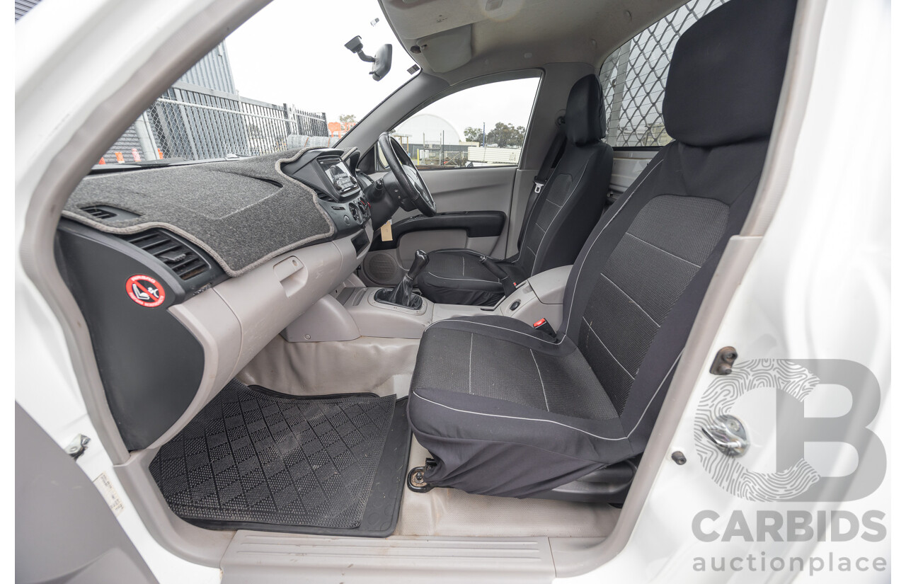 03/2015 Mitsubishi Triton GL MN MY15 C/Chas white  2.4L