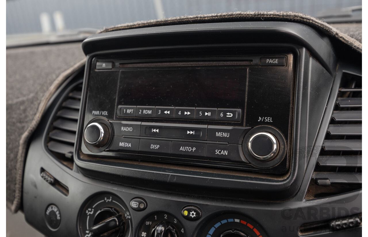 03/2015 Mitsubishi Triton GL MN MY15 C/Chas white  2.4L