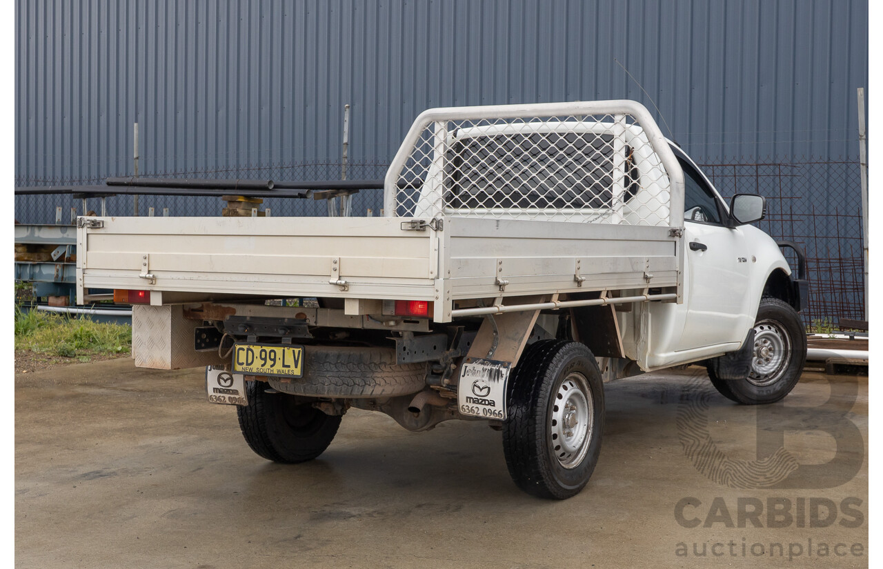 03/2015 Mitsubishi Triton GL MN MY15 C/Chas white 2.4L