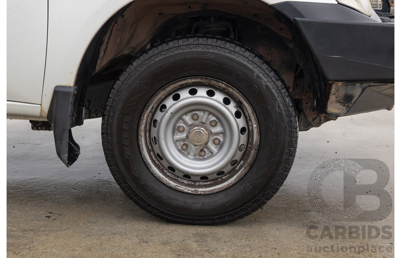 03/2015 Mitsubishi Triton GL MN MY15 C/Chas white  2.4L