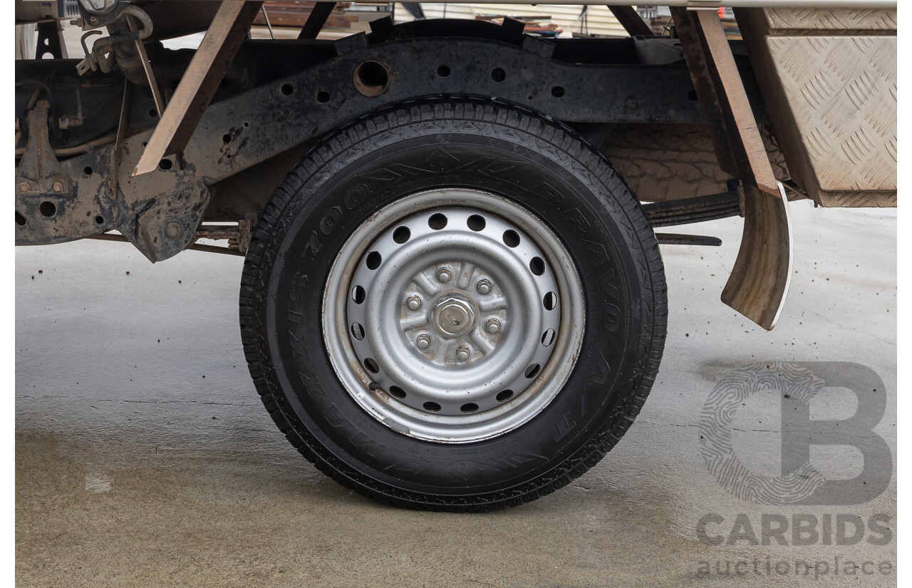 03/2015 Mitsubishi Triton GL MN MY15 C/Chas white  2.4L
