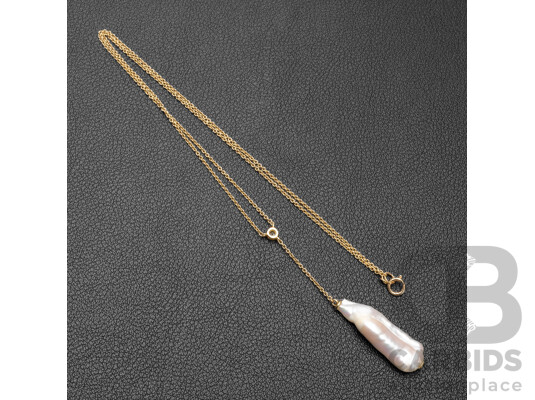 9ct Yellow Gold Baroque Pearl & Topaz Necklace. Length - 41cms