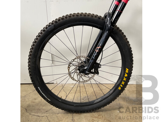 2021 GIANT REIGN 29 2 ENDURO Mountain Bike