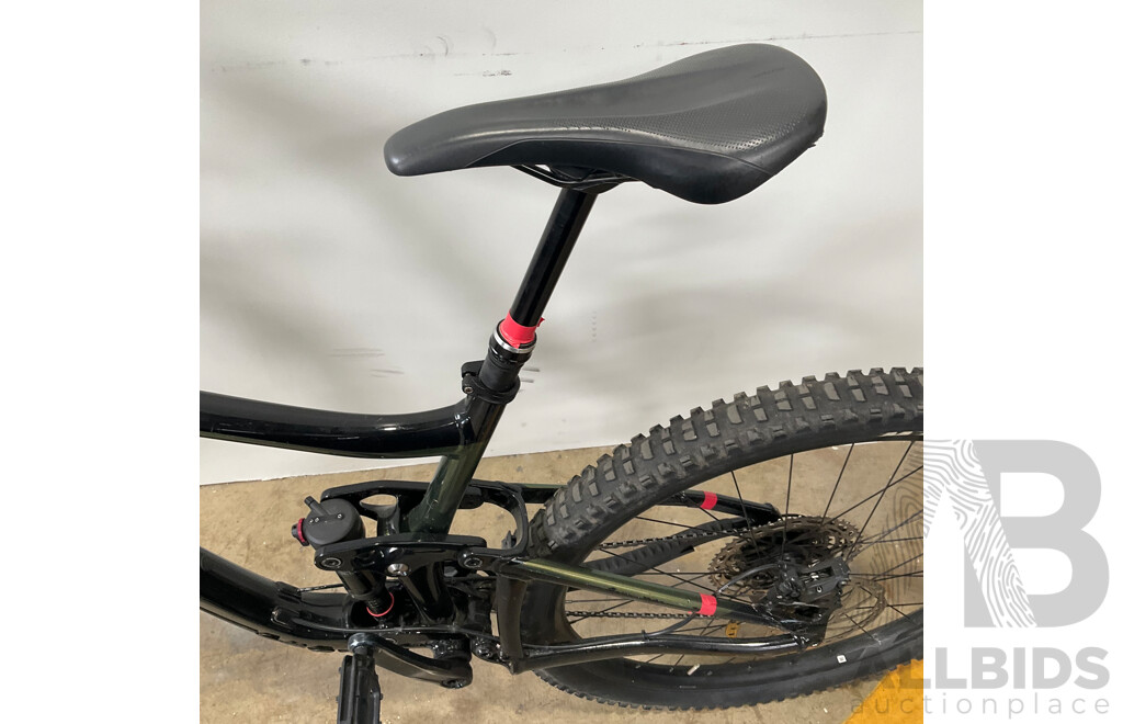 2021 GIANT REIGN 29 2 ENDURO Mountain Bike