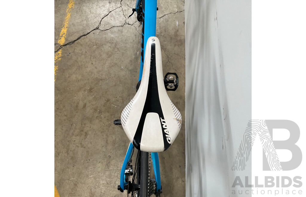 2016 GIANT Defy 1 Disk Endurance Roa Bike