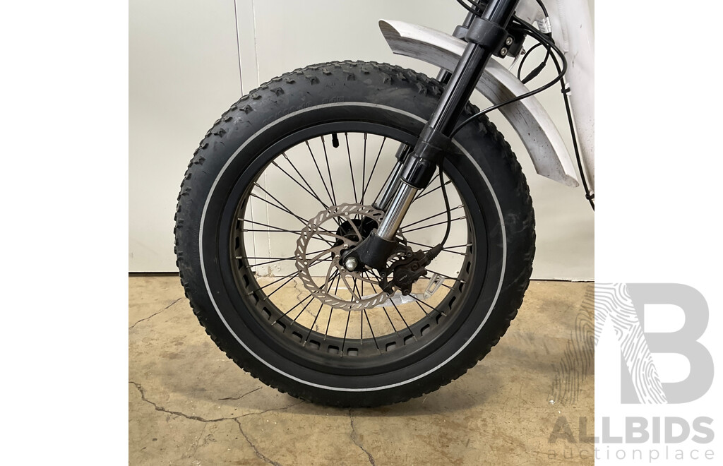 ZUGO RHINO Step-Thru Electric Fat Bike