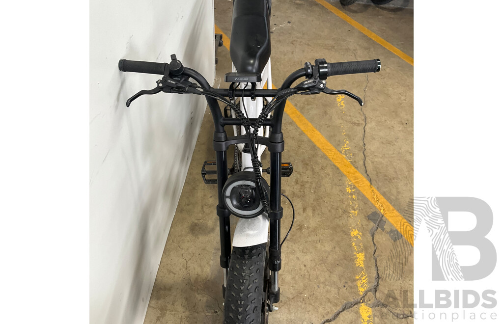 ZUGO RHINO Step-Thru Electric Fat Bike
