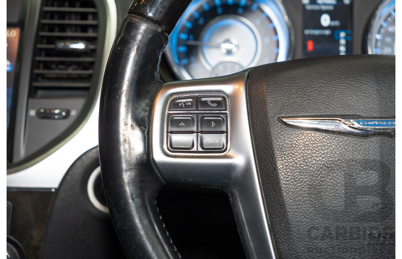 04/2013 Chrysler 300 C MY12 4d Sedan White 3.0L V6