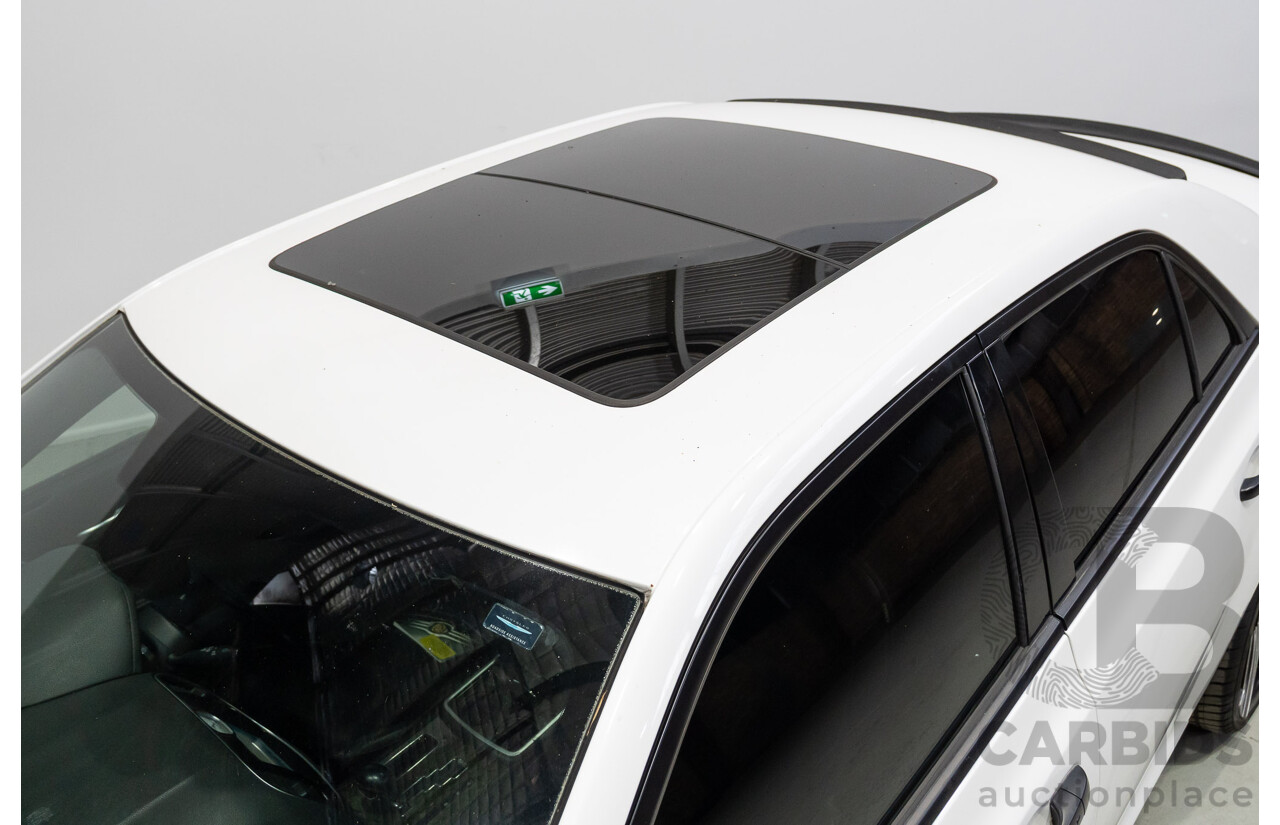 04/2013 Chrysler 300 C MY12 4d Sedan White 3.0L V6