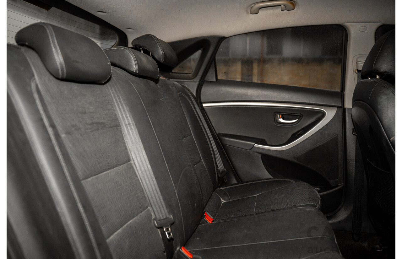 4/2016 Hyundai i30 Active X GD4 Series 2 5d Hatchback Black Turbo Diesel 1.6L