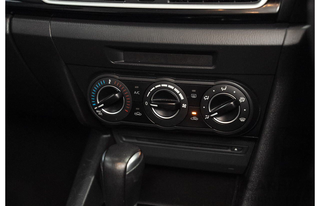 09/2015 Mazda 3 MAXX BM MY15 5d Hatchback Silver 2.0L