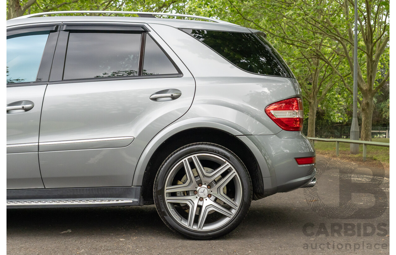 12/2009 Mercedes-Benz ML 63 AMG (4x4) W164 08 Upgrade 4d Wagon Palladium Silver Metallic V8 6.2L