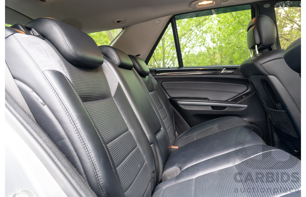 12/2009 Mercedes-Benz ML 63 AMG (4x4) W164 08 Upgrade 4d Wagon Palladium Silver Metallic V8 6.2L