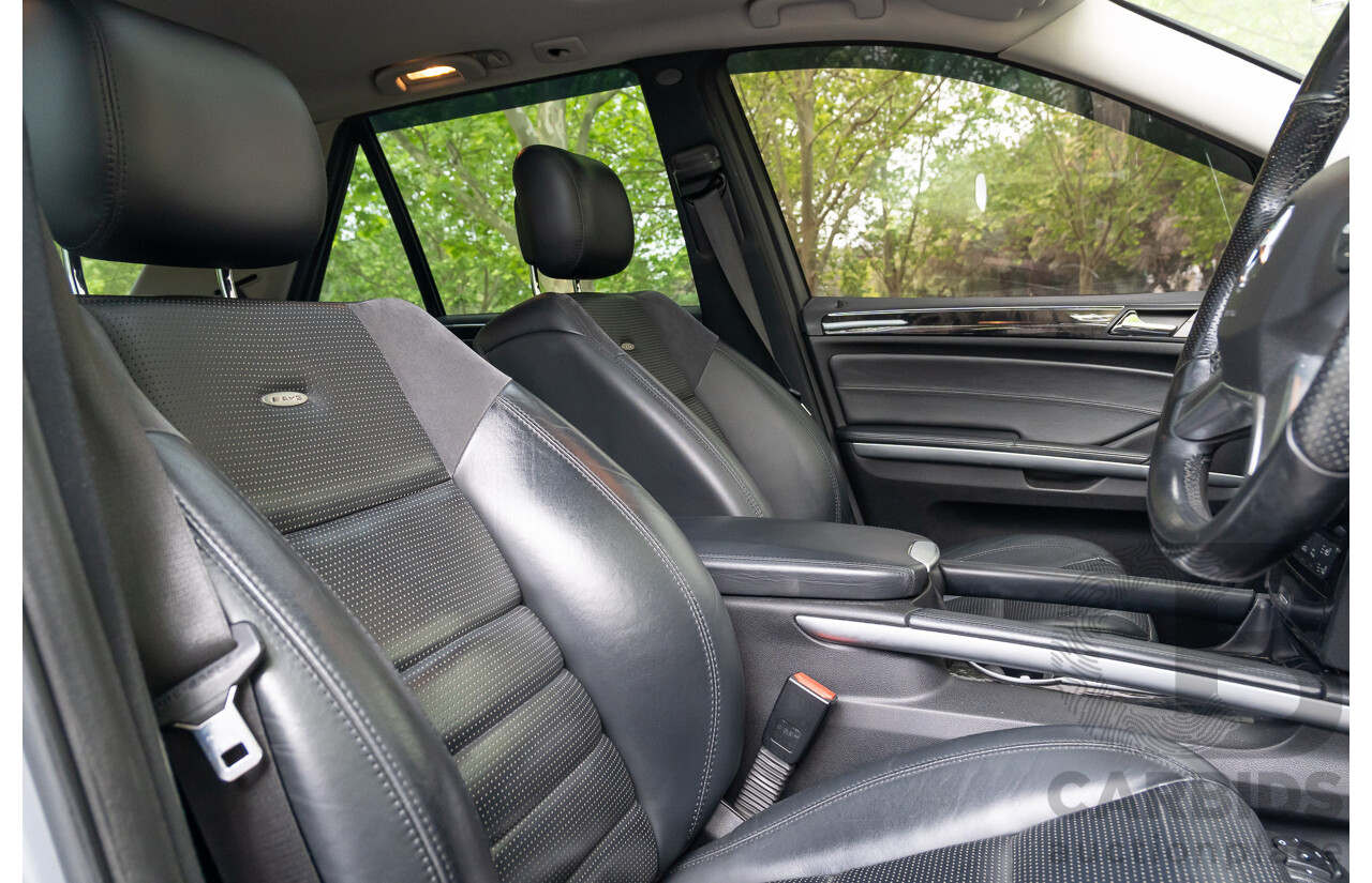 12/2009 Mercedes-Benz ML 63 AMG (4x4) W164 08 Upgrade 4d Wagon Palladium Silver Metallic V8 6.2L