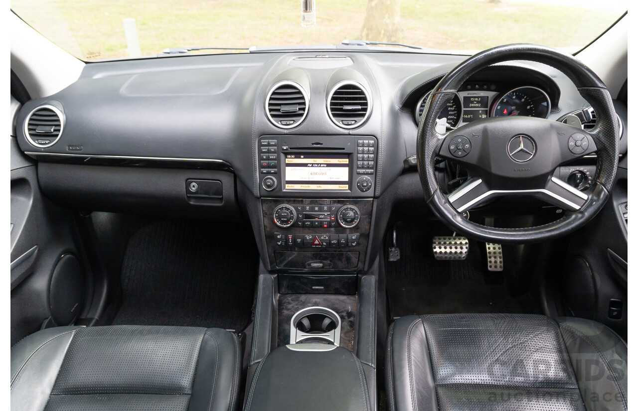 12/2009 Mercedes-Benz ML 63 AMG (4x4) W164 08 Upgrade 4d Wagon Palladium Silver Metallic V8 6.2L
