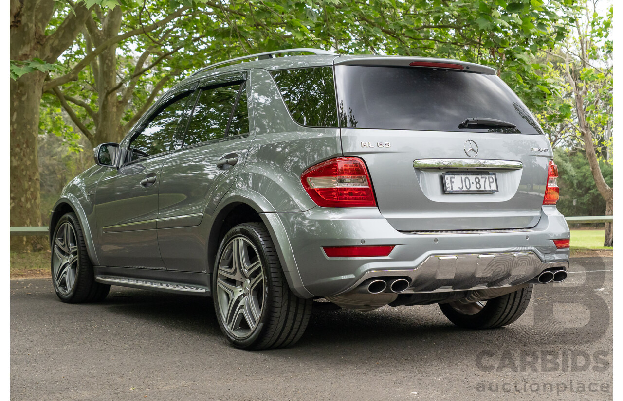 12/2009 Mercedes-Benz ML 63 AMG (4x4) W164 08 Upgrade 4d Wagon Palladium Silver Metallic V8 6.2L