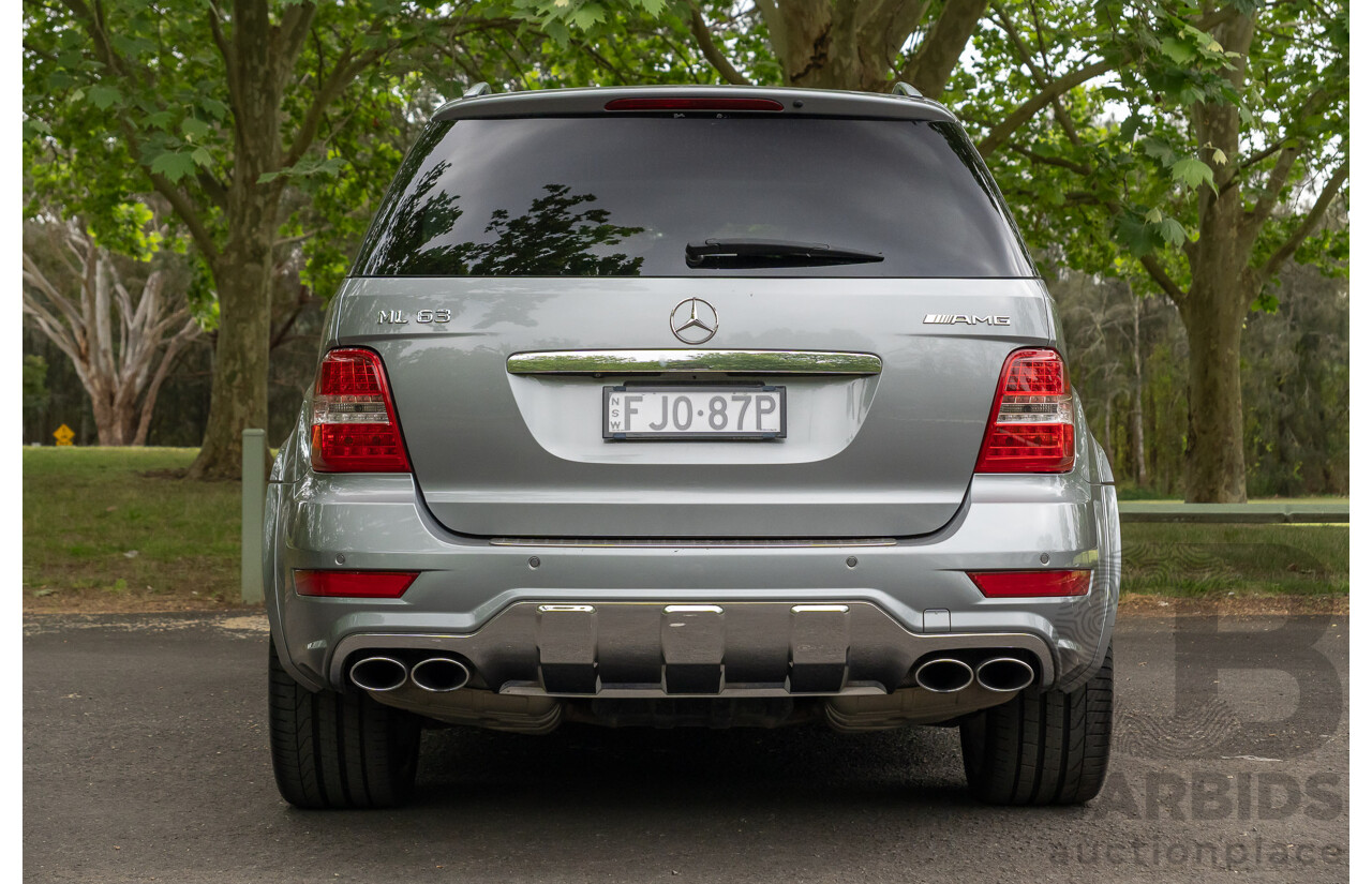 12/2009 Mercedes-Benz ML 63 AMG (4x4) W164 08 Upgrade 4d Wagon Palladium Silver Metallic V8 6.2L