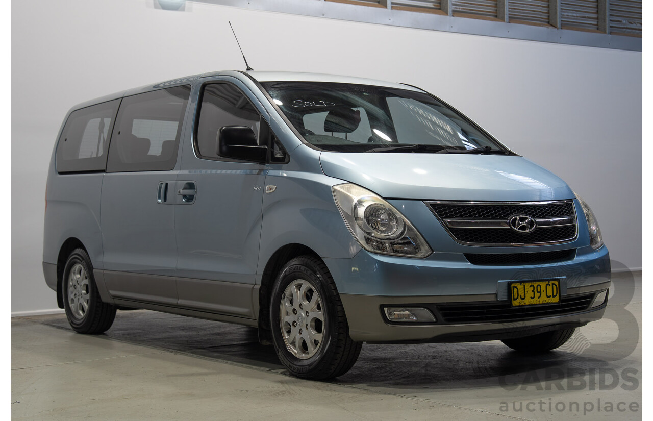 03/2011 Hyundai Imax (RWD) TQ MY11 4d Wagon Blue 2.5L