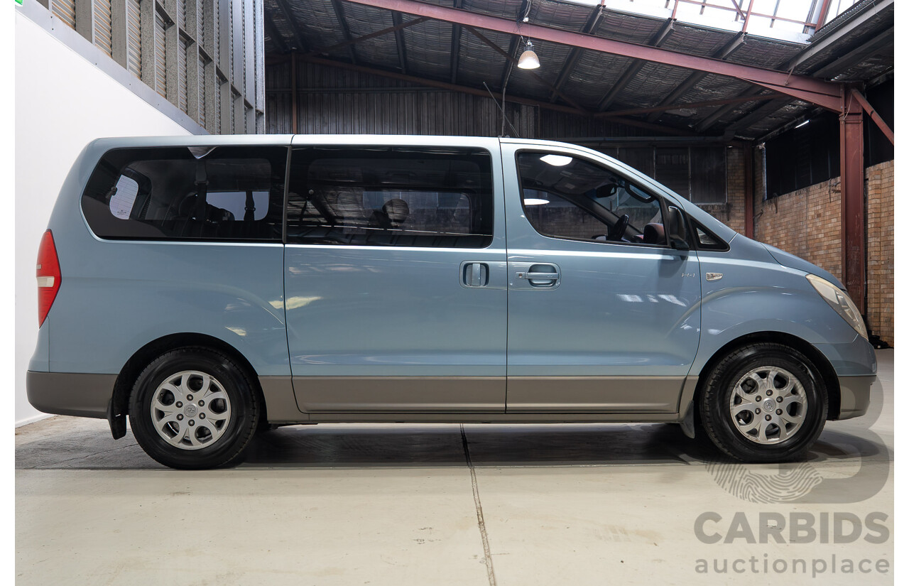 03/2011 Hyundai Imax (RWD) TQ MY11 4d Wagon Blue 2.5L