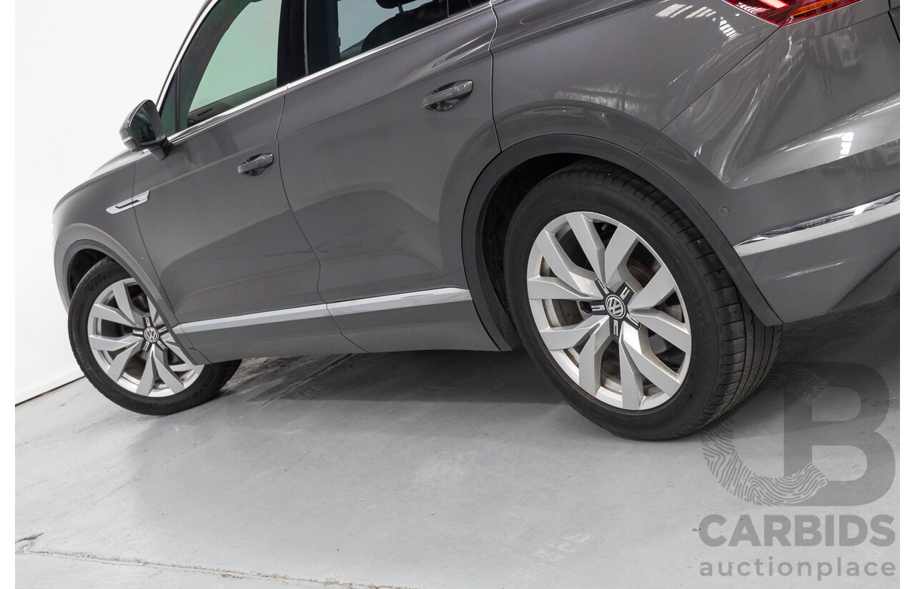 12/2019 Volkswagen Touareg 190TDI Premium (AWD) MY20 4d Wagon Silicon Gray Metallic Turbo Diesel V6 3.0L