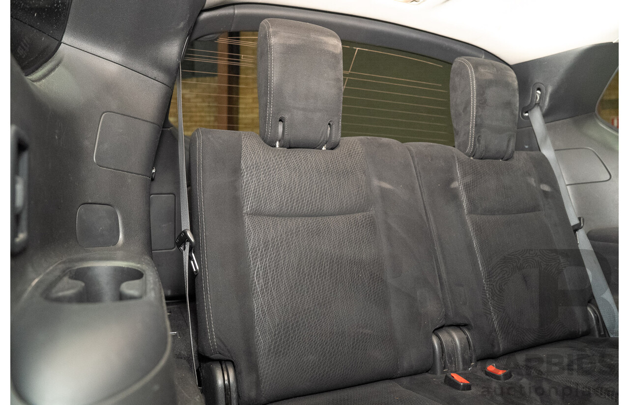 01/2015 Nissan Pathfinder ST R52 4d Wagon Glacier White V6 3.5L - 7 Seater
