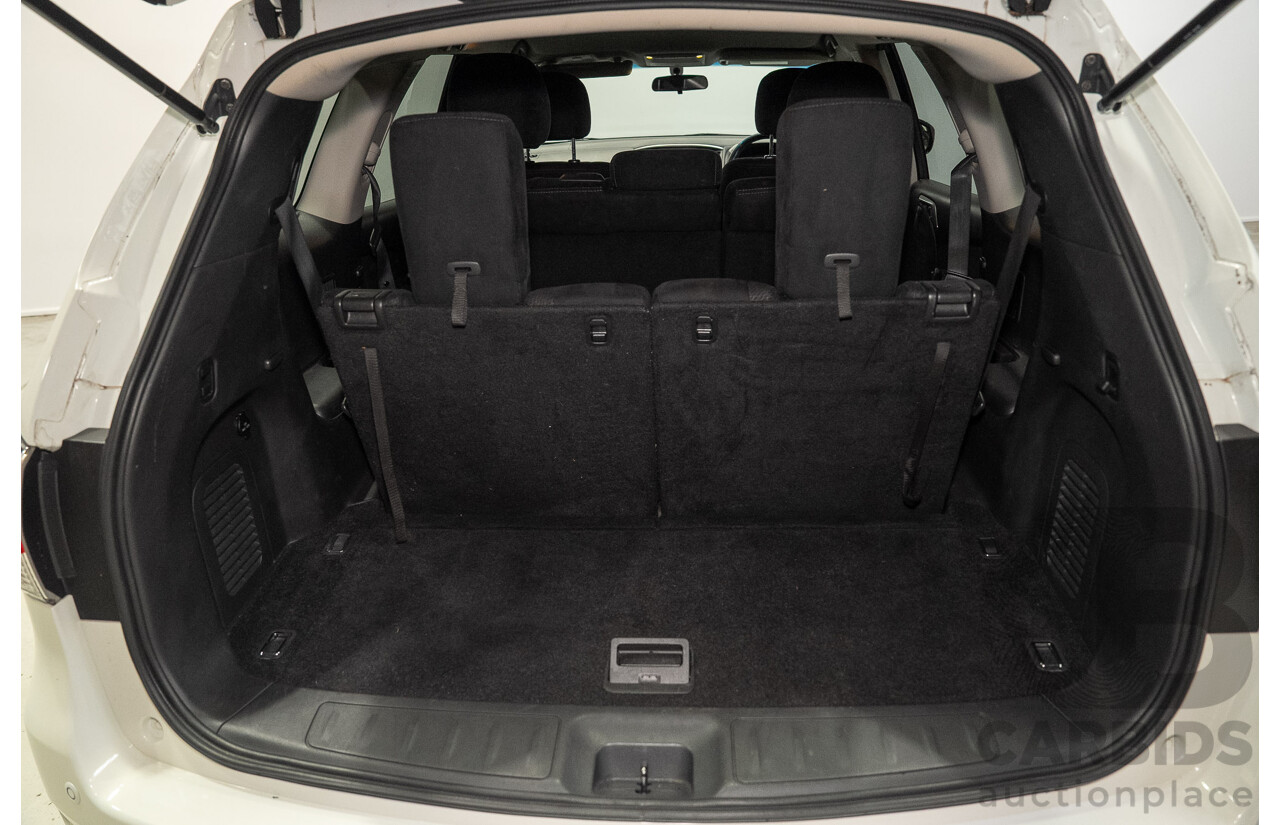 01/2015 Nissan Pathfinder ST R52 4d Wagon Glacier White V6 3.5L - 7 Seater