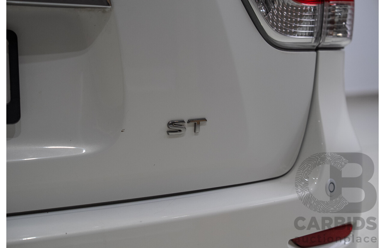 01/2015 Nissan Pathfinder ST R52 4d Wagon Glacier White V6 3.5L - 7 Seater