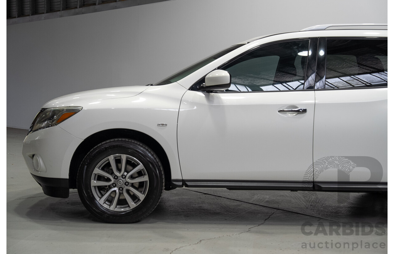 01/2015 Nissan Pathfinder ST R52 4d Wagon Glacier White V6 3.5L - 7 Seater