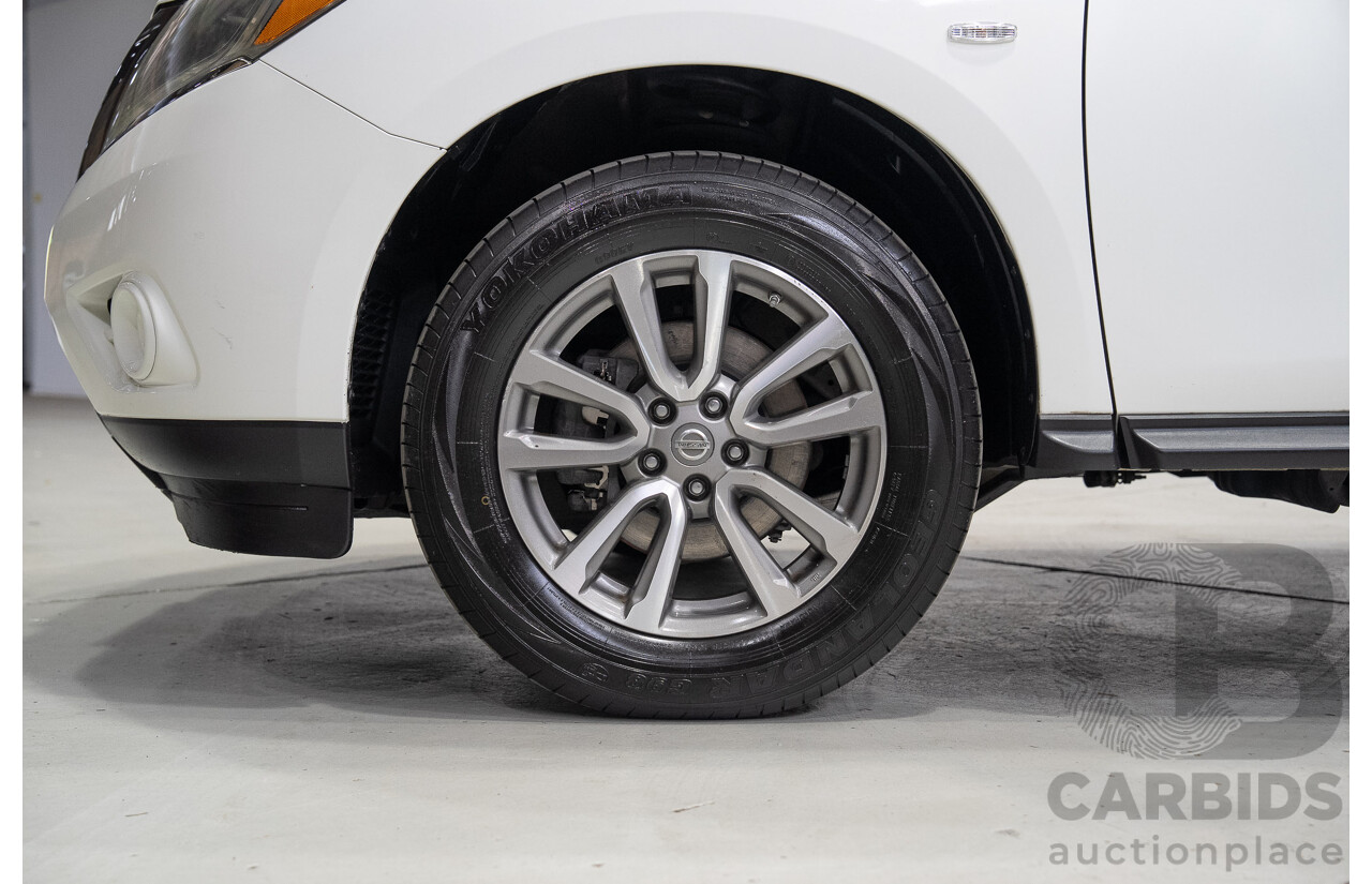 01/2015 Nissan Pathfinder ST R52 4d Wagon Glacier White V6 3.5L - 7 Seater