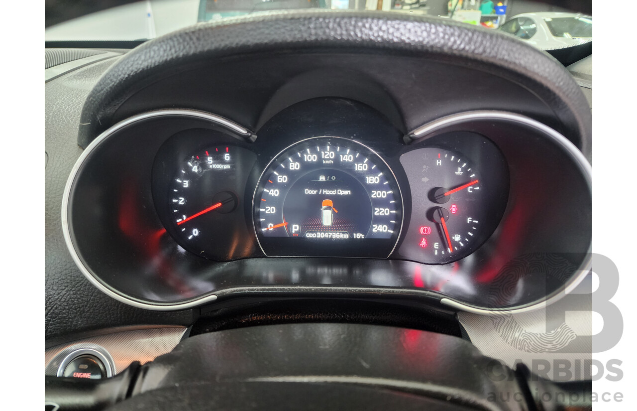 10/2012 Kia Sorento Platinum (4x4) XM MY12 4d Wagon White 2.2L