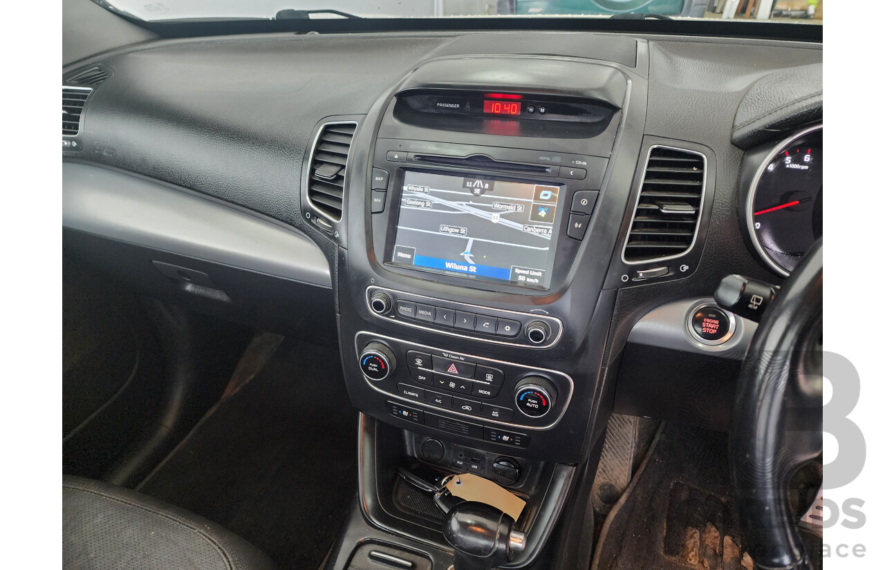 10/2012 Kia Sorento Platinum (4x4) XM MY12 4d Wagon White 2.2L