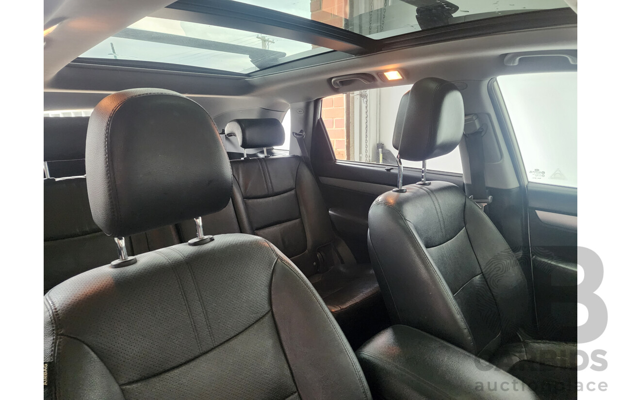 10/2012 Kia Sorento Platinum (4x4) XM MY12 4d Wagon White 2.2L
