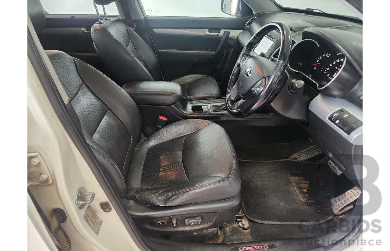 10/2012 Kia Sorento Platinum (4x4) XM MY12 4d Wagon White 2.2L