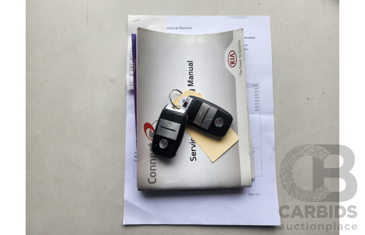 10/2012 Kia Sorento Platinum (4x4) XM MY12 4d Wagon White 2.2L
